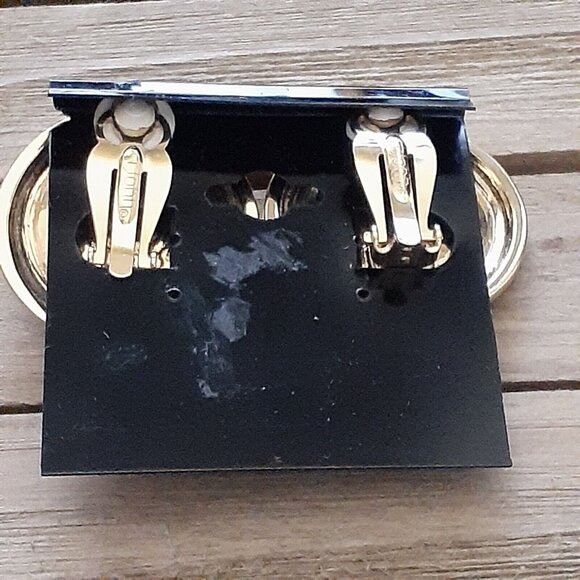 VTG St John Earrings Cruise Nautical Anchor Spell Out Clip On Black Enamel Gold - Picture 3 of 4